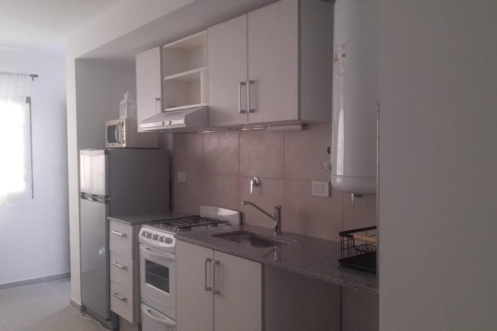 Departamento Calle Mendoza Albus -Acceso Rapido Ruta 22 General Roca Ngoại thất bức ảnh